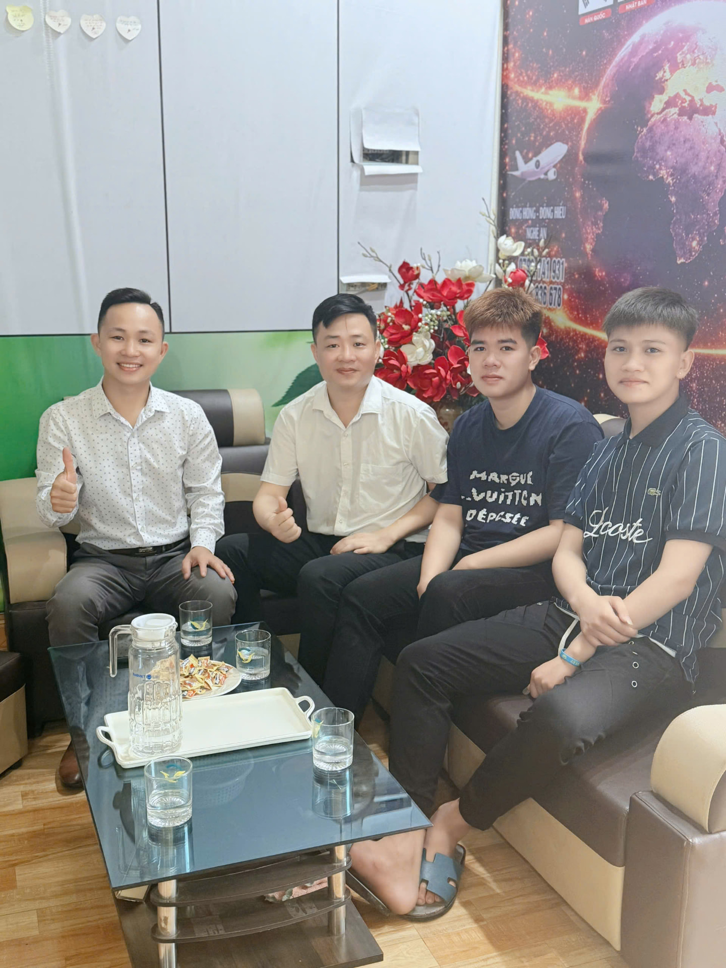 Cao Xuân Thái – Giám đốc Viet Group trao đổi cùng học viên tại văn phòng
